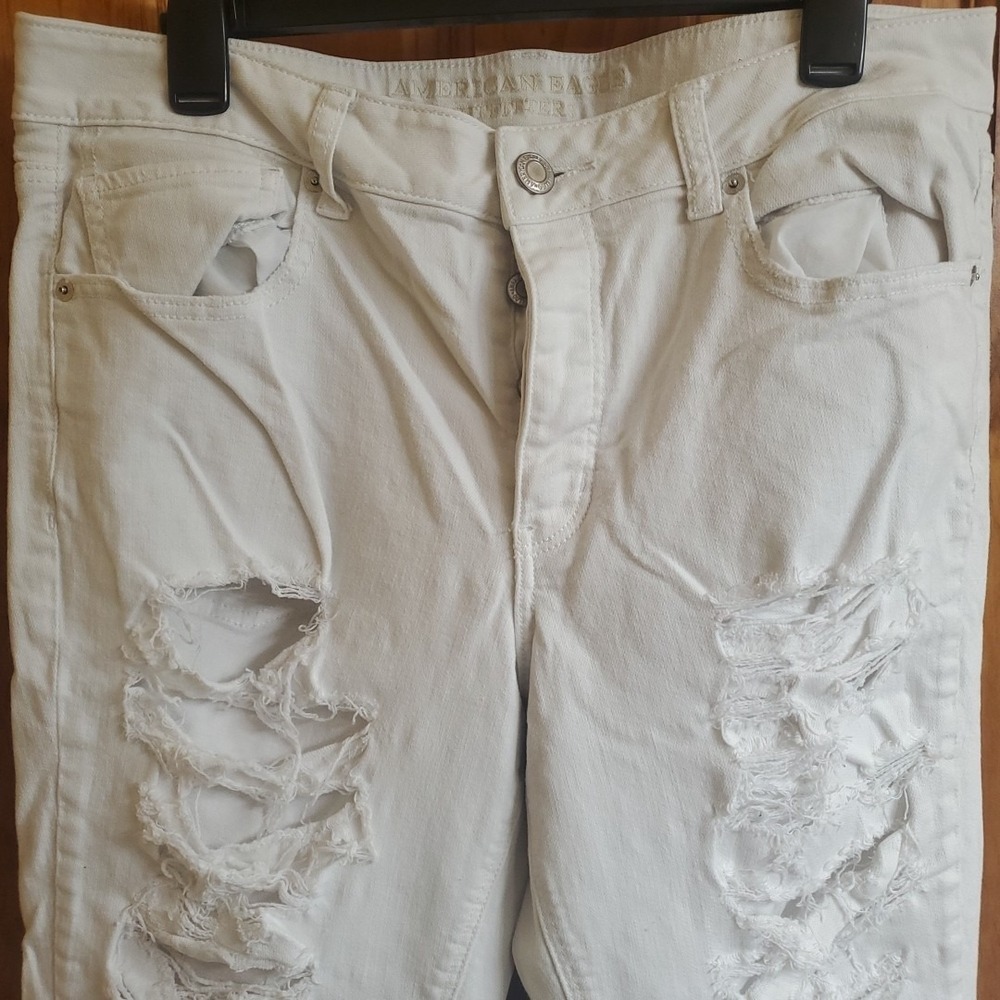American Eagle 10 Distressed Capri Jeans Womens White Shredded Denim Boho Summer